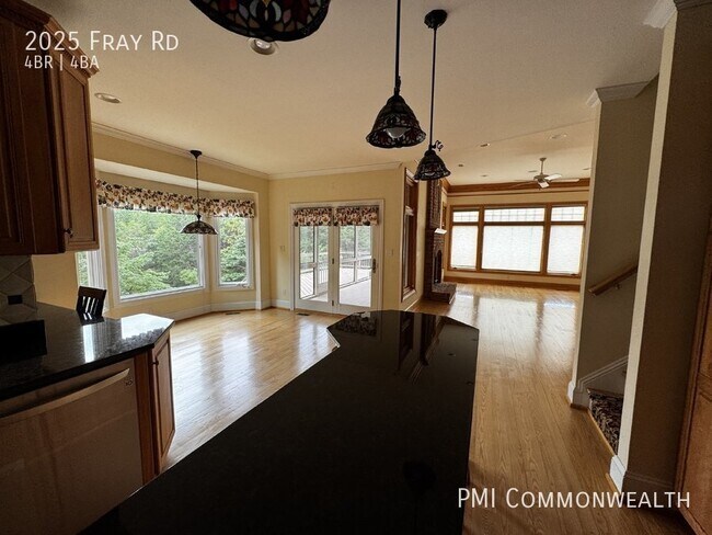 Building Photo - 4 Bed / 3.5 Bath Single Family (Available ...