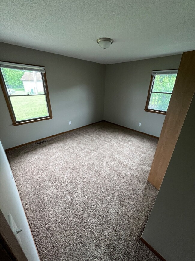 Building Photo - 1413 Spruce Ave