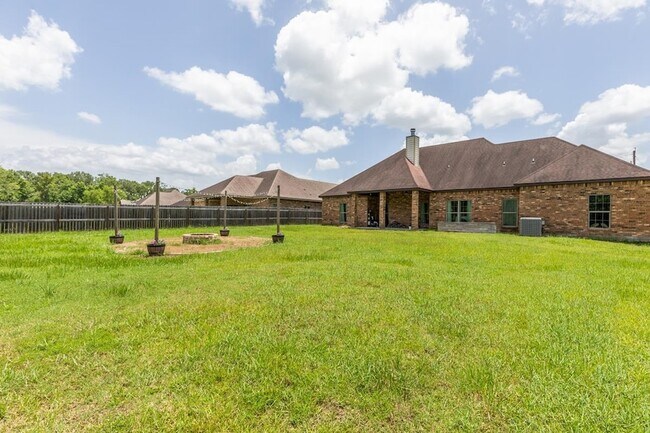 Building Photo - 6805 Aquarius
