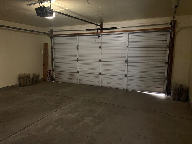 Building Photo - 953 W Cortez Ln
