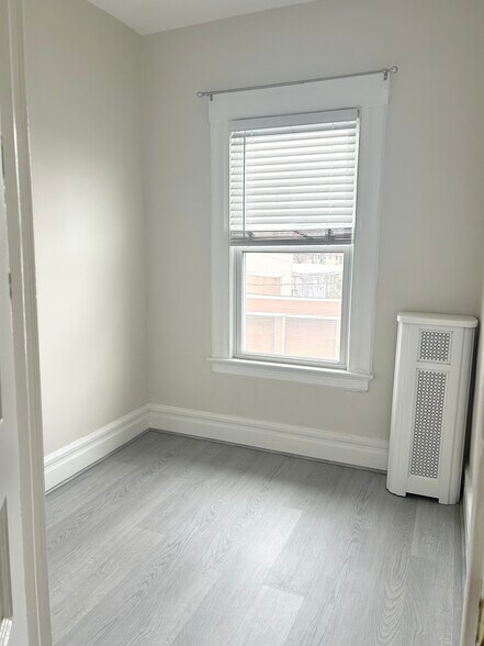 Small Room - BR4 - 10 Devon Ter