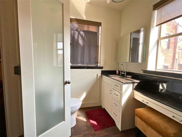 Building Photo - 104 NE 2nd St