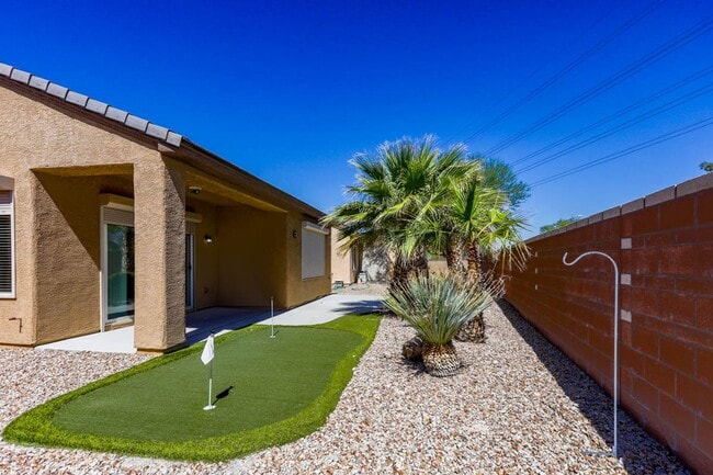 Building Photo - 55+, Age Restricted, 2 Bed, 2 Bath, Single...