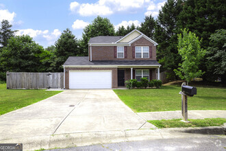 Building Photo - 5600 Laurel Ridge Dr