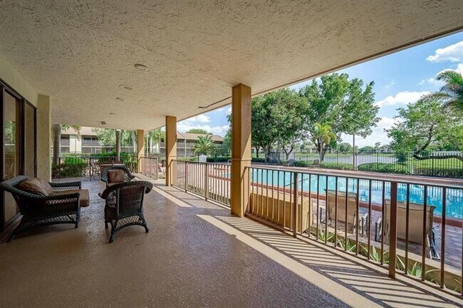 Building Photo - 1256 S Military Trail