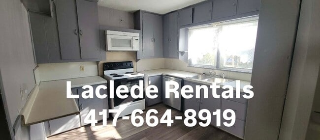 Building Photo - 3 BEDROOM 1 BATHROOM HOUSE FOR RENT