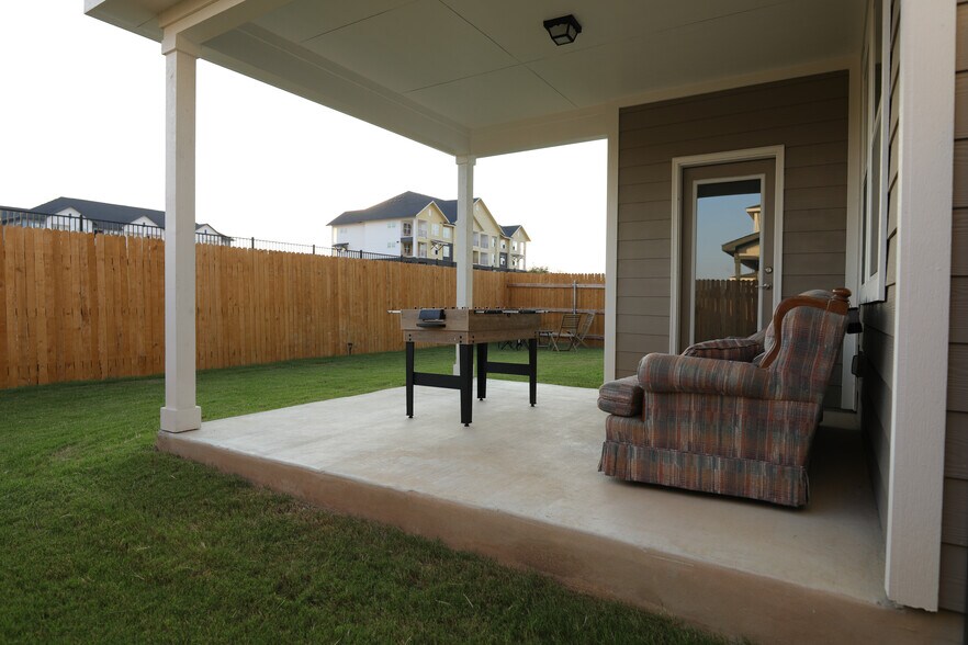 Building Photo - 2911 Tavern Dr