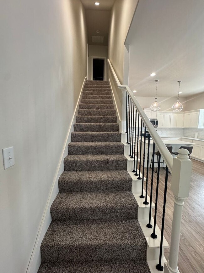 Building Photo - Stunning fully furnished 3 Bed 2.5 bath homes in The Enclave!