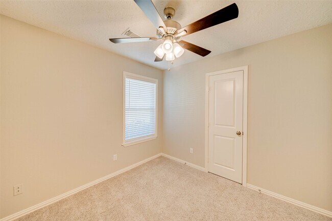 Building Photo - 702 Dixie Dr