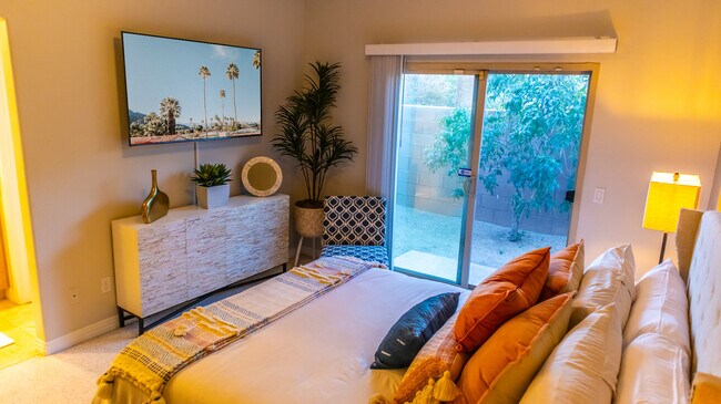 Building Photo - 53220 Avenida Navarro