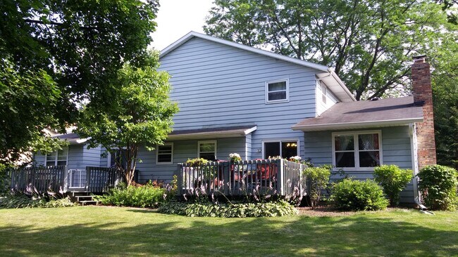 Building Photo - 5304 Manitowoc Pkwy