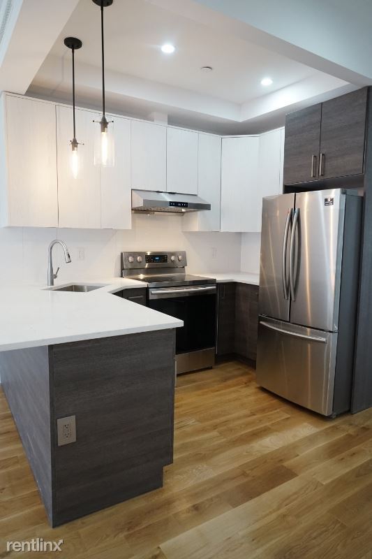 Building Photo - 3 br, 3 bath Townhome - 85 Utica Ave 1 Unit 1