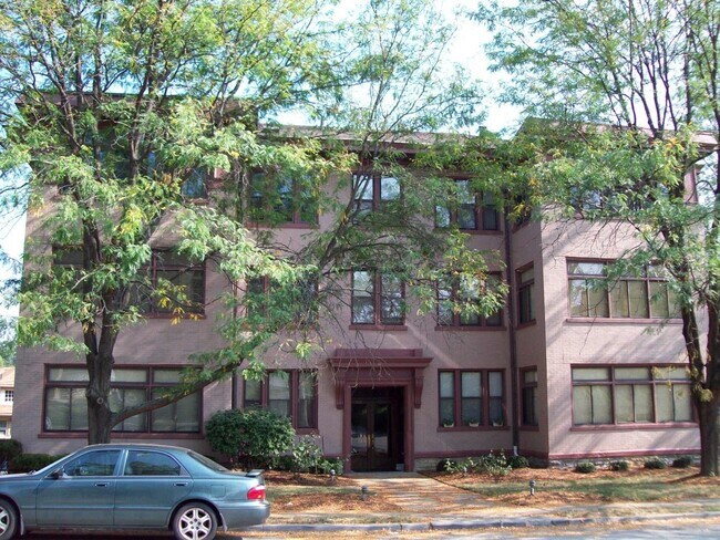 Primary Photo - 798 Clinton Springs Ave