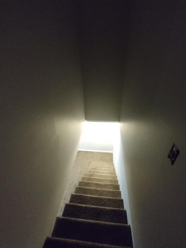 Building Photo - Cozy 3 bedroom and 2 full bath with in a huge duplex in Liberty off I -35.