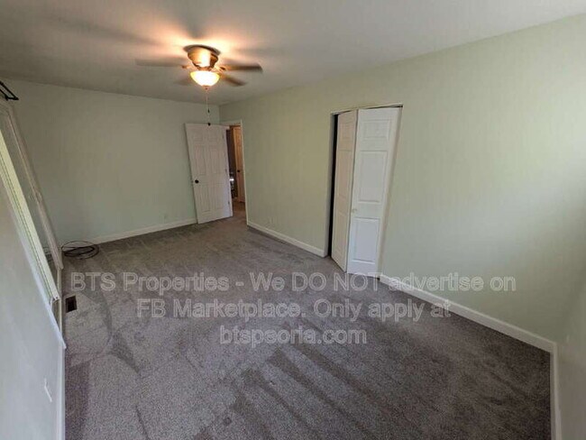 Building Photo - 5926 N Tampico Dr