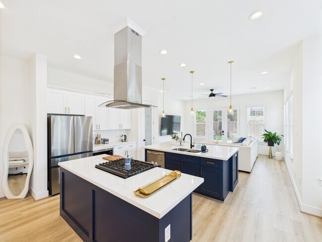 Building Photo - 4306 Idaho St