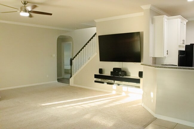 Building Photo - 29607 Legends Green Dr