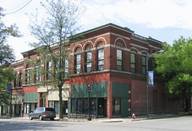 Building Photo - 104 S 5th St