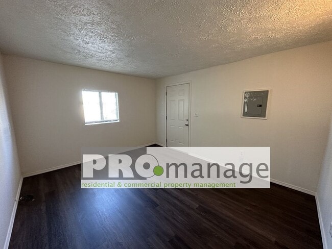 Building Photo - 437 W Crowley St