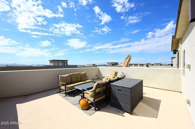 Building Photo - 7338 E Casitas Del Rio Dr