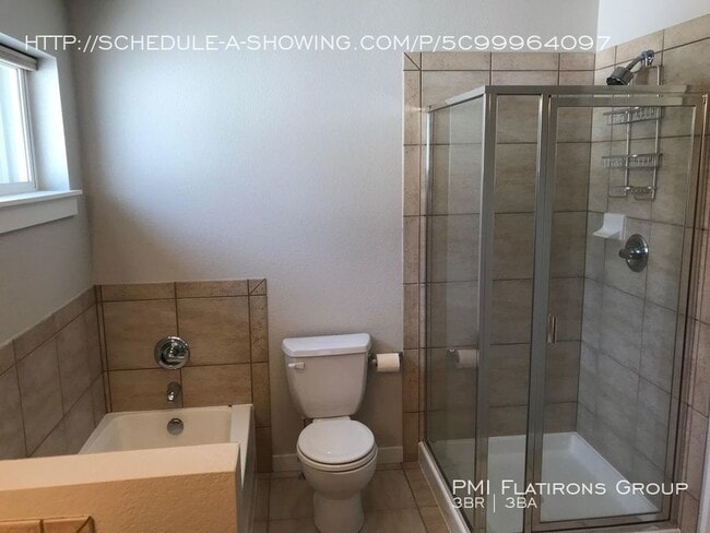 Building Photo - Spacious Indian Peaks Townhouse Close to L...