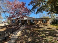 Building Photo - Updated Central Waco Home