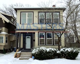 Building Photo - 425 Boston Pl