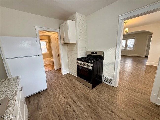 Building Photo - 4706 E 93rd St