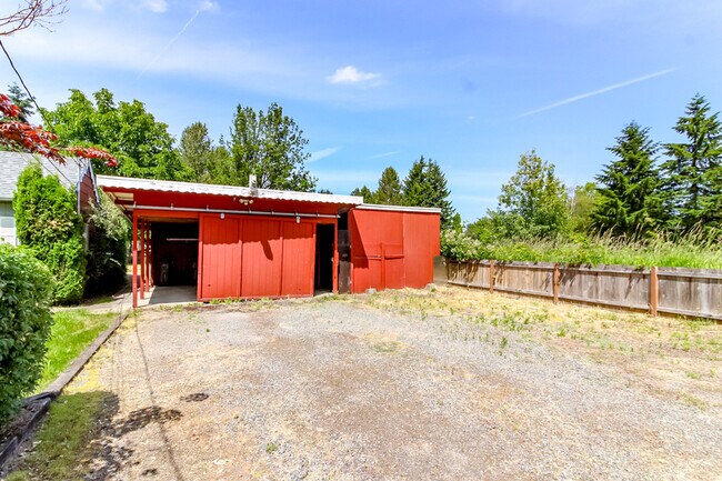 Building Photo - 14523 Pioneer Wy E