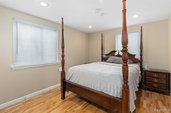 Building Photo - 1985 Peerce Ct