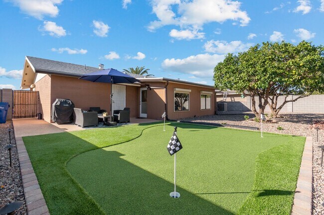 Building Photo - Updated Mesa Home w/ Community Pool/Spa & ...