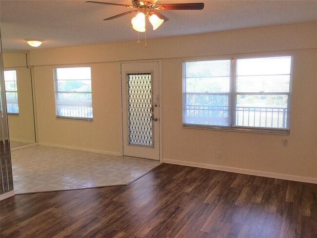 Building Photo - 551 SW 135th Ave