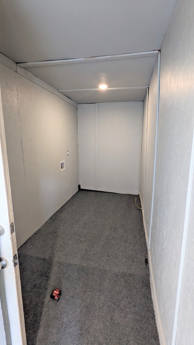 Building Photo - 594 4th St
