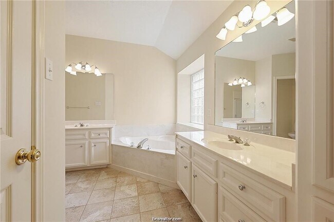 Building Photo - 4709 Shoal Creek Dr
