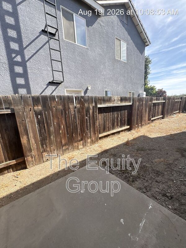 Building Photo - 1340 S Santa Fe St