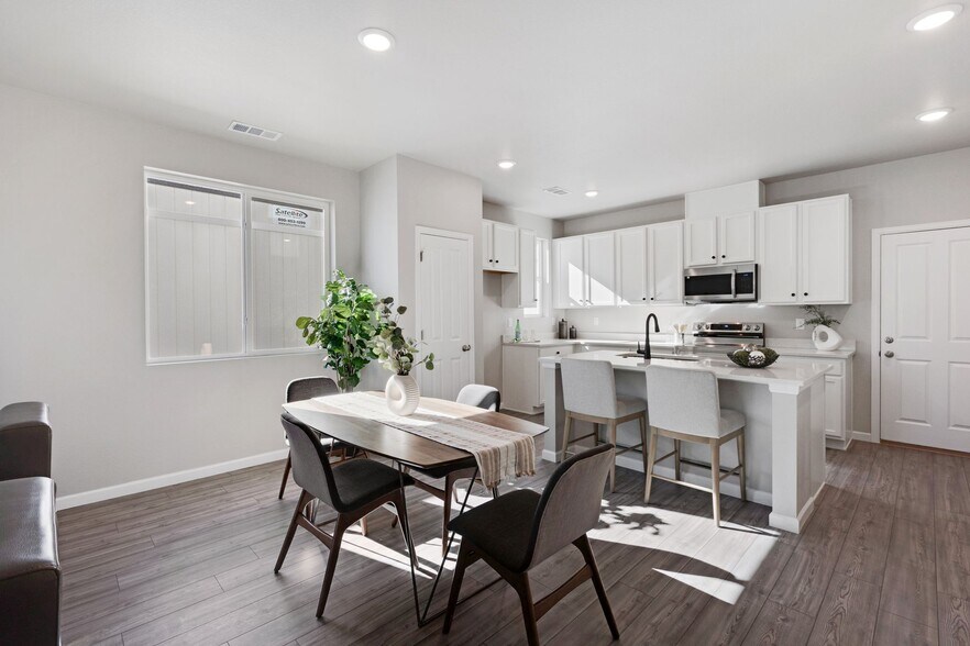 Building Photo - 1440 Coral Pl