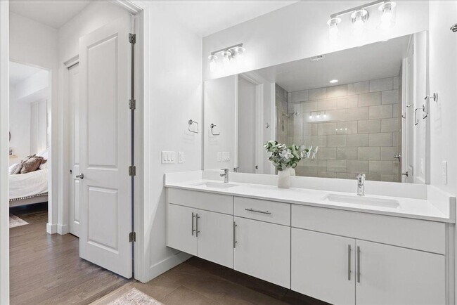 Building Photo - 3131 N Central Ave