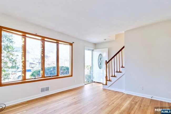 Building Photo - 48 Center