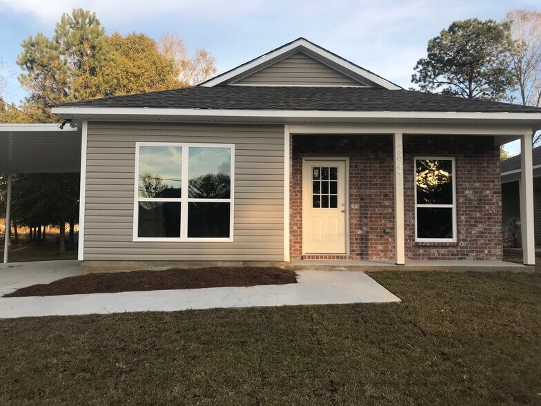 Building Photo - 36034 Cheray Dr
