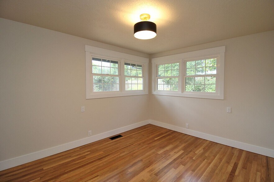 Building Photo - 10535 NW Walters Ln