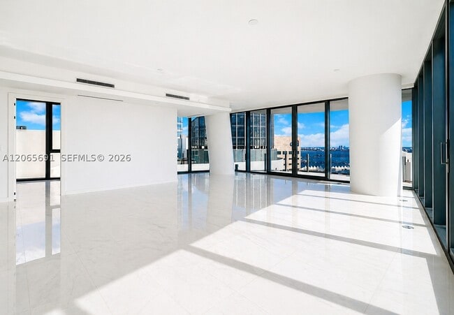 Building Photo - 300 Biscayne Blvd