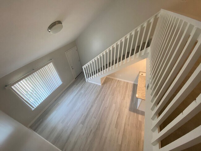 Building Photo - 307 Wilson Ave