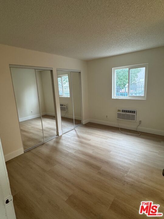 Building Photo - 428 S Grand View St