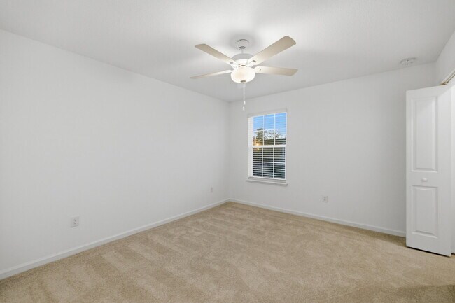 Building Photo - ***Special Remaining April free rent*** | Move-In Ready Rental in Prime SW Ocala Location
