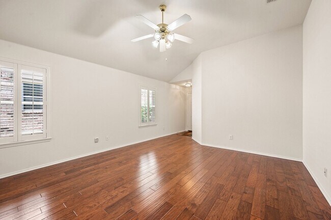 Building Photo - 12113 Thicket Bend Dr