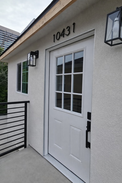 Building Photo - 10435 Ashton Ave