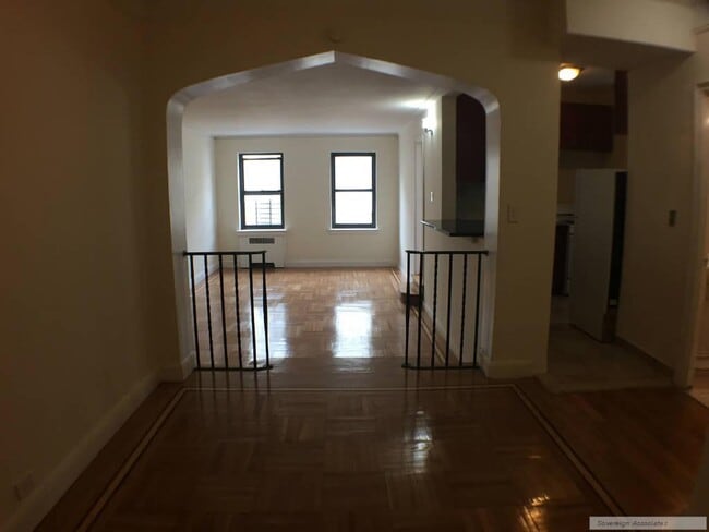 Building Photo - 105 Arden St