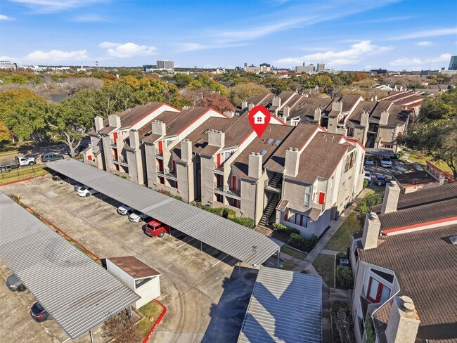 Building Photo - 10855 Meadowglen Ln