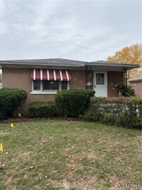 Building Photo - 124 Carmen Rd