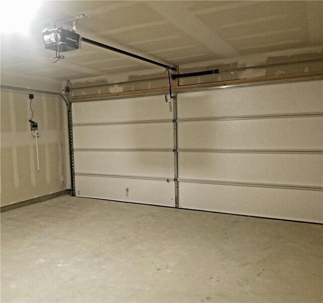 Building Photo - 125 Moonrise Dr